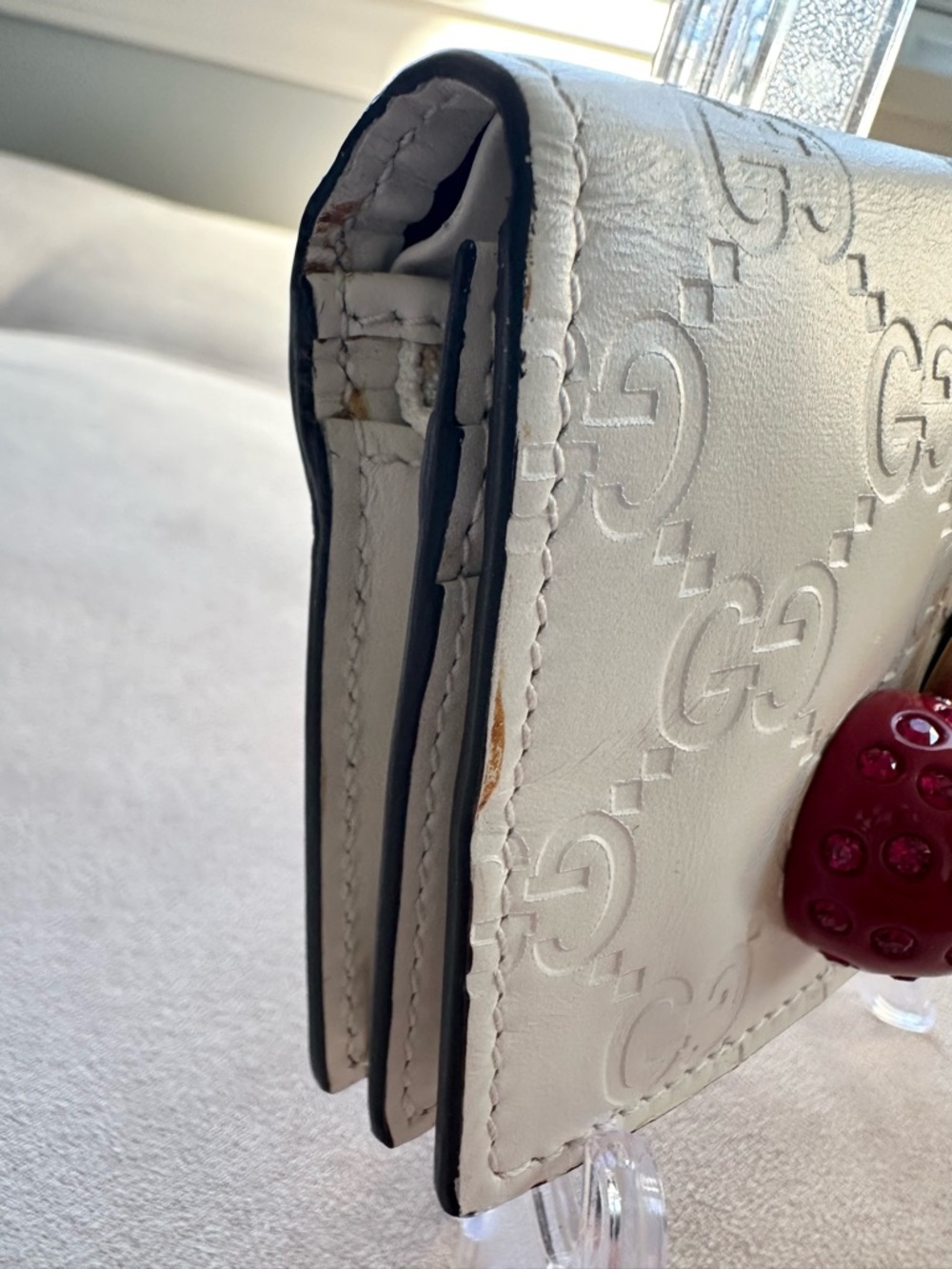 Gucci Signature Cherry Leather Compact Wallet - Authentic - White - New w/ Flaws - Picture 4 of 14